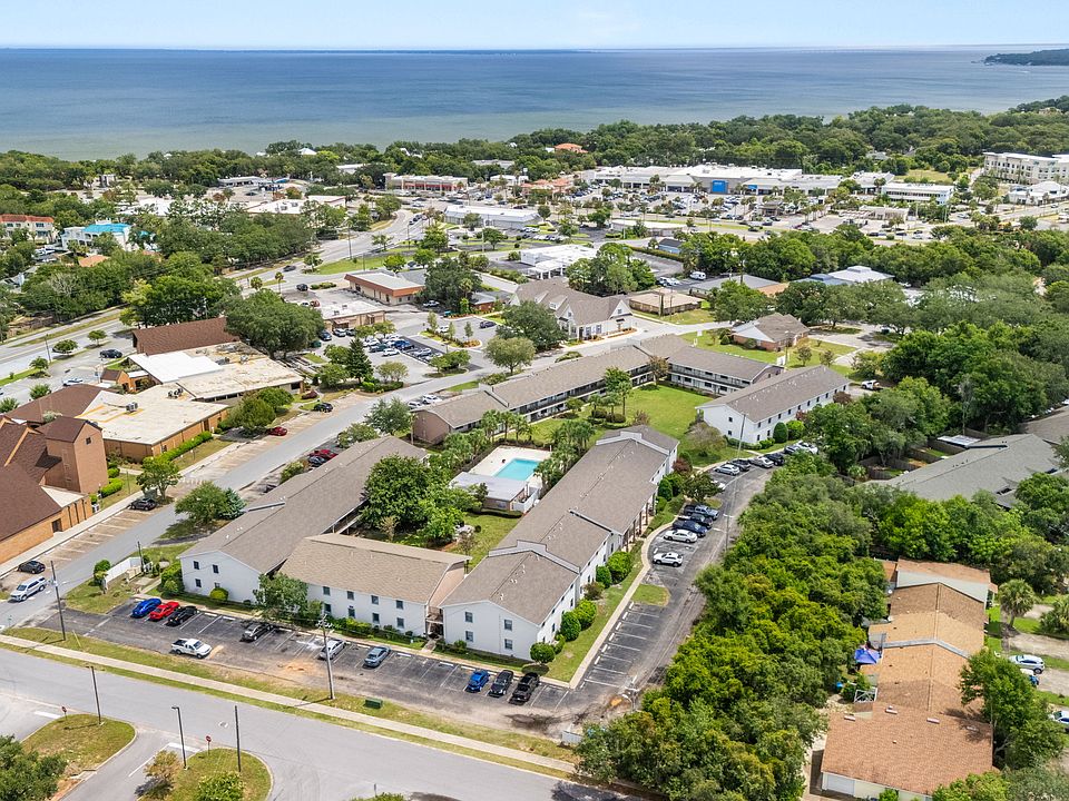 Aerial View of Breeze Apartments