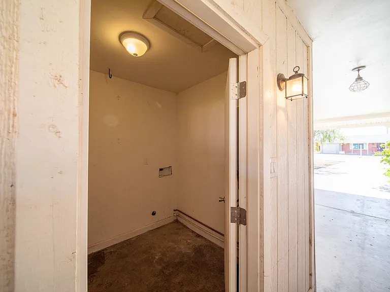 2320 W Whitton Ave — Photo 5