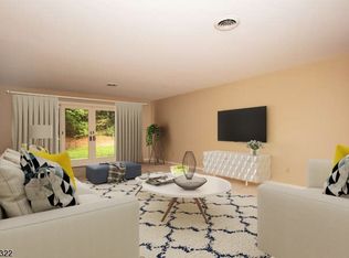 405B Bromley Pl #B, Wyckoff, NJ 07481