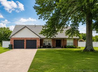 1313 S Mission Ln, Okmulgee, OK 74447