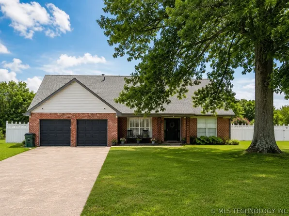 1313 S Mission Ln, Okmulgee, OK 74447
