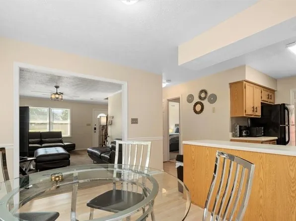 183 Loch Cir, Hampton, VA 23669