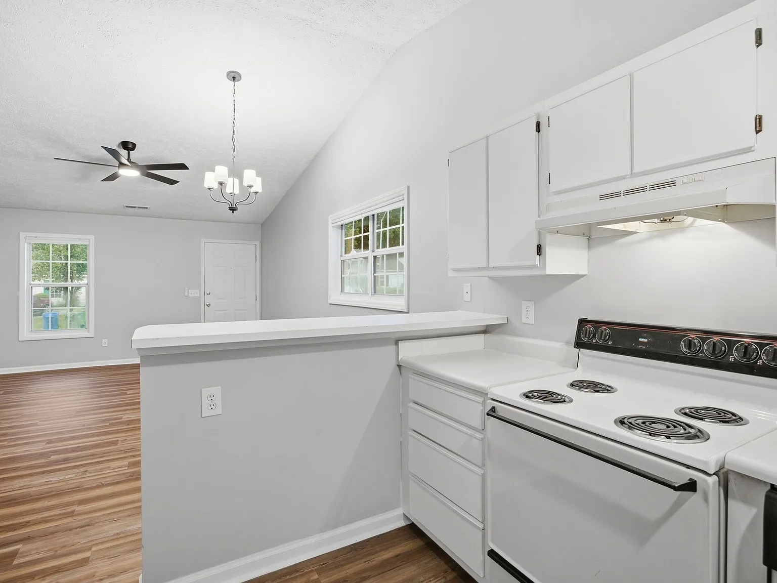 2 bed, 2.0 bath, 890 sqft, $1,895 — Photo 4