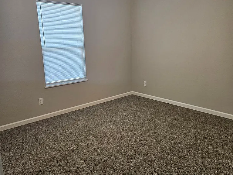 101 Goldfinch Dr — Photo 54