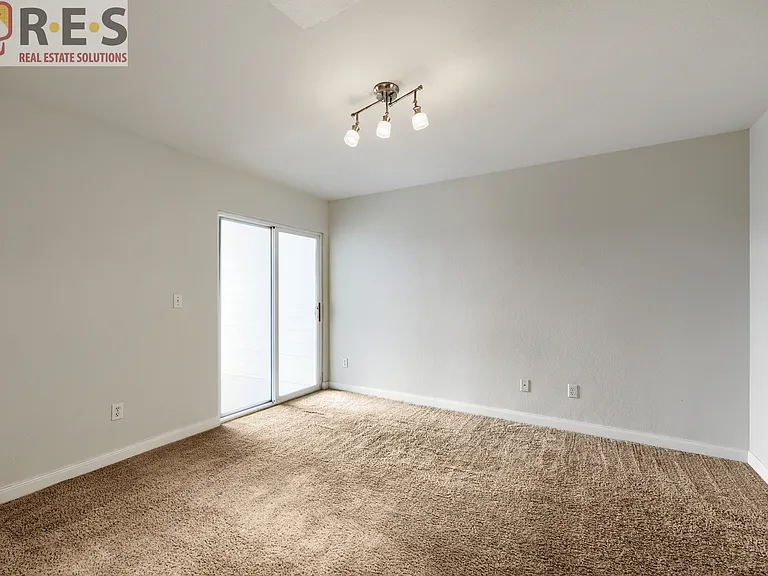1631 S Deframe St #B8 — Photo 7