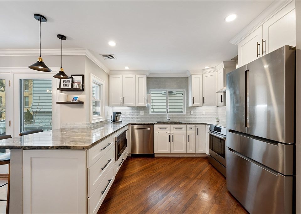 1st image of 333 W 4th St Unit 333