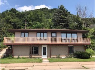 811 S Main St, Alma, WI 54610