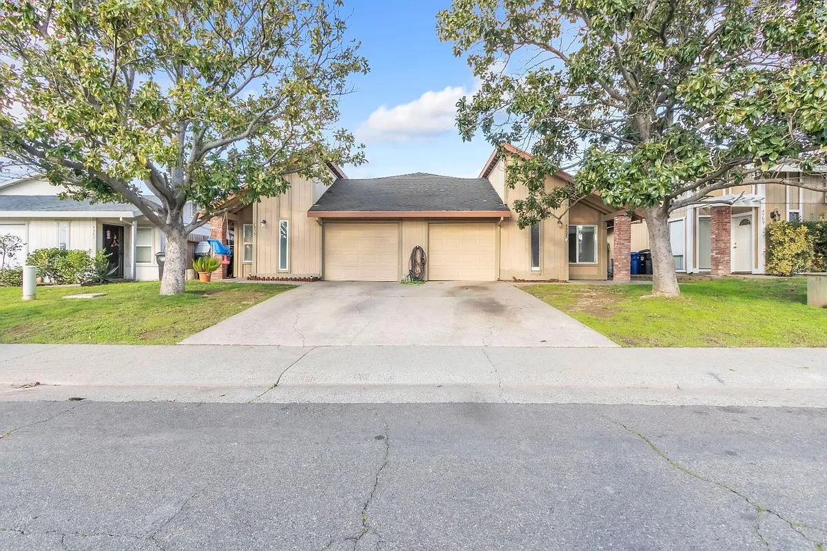 Building Photo - 4505-4507 Zachary Way