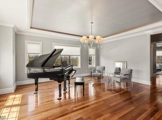 10 Jason Ln, Livingston, NJ 07039