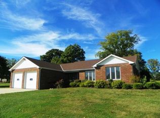 986 E Howard Rd, Connersville, IN 47331