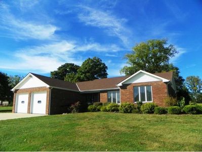 986 E Howard Rd, Connersville, IN, 47331