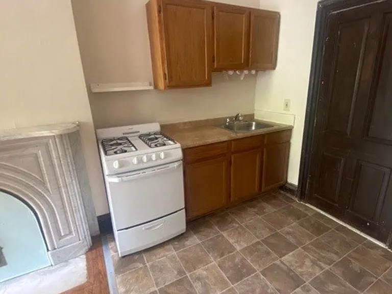 1706 Bolton St — Photo 25