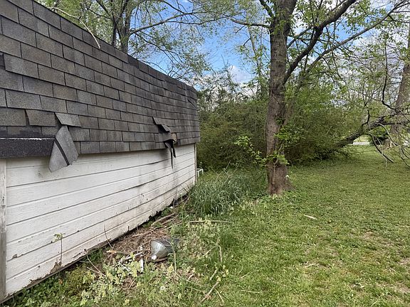 3rd image of 418 N Oak St