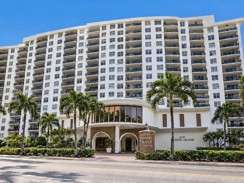 6039 Collins Ave #407