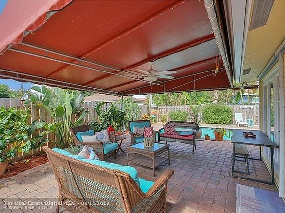 5th image of 1424 SE 8th Ct