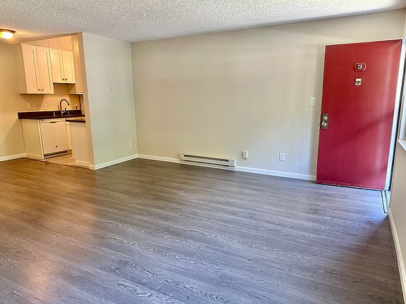 4th image of 410 Boardwalk Ave APT 3