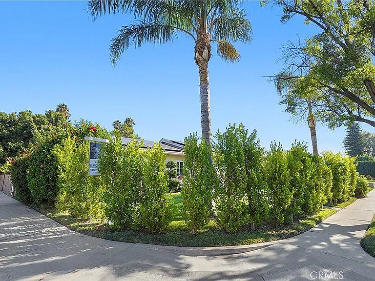 16757 Ludlow St — Photo 25