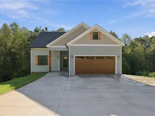 210 Joy Lynne Ct, Jonesville, NC 28642