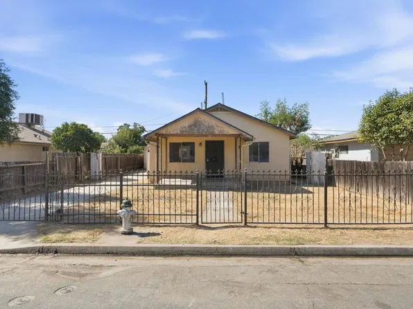 2462 S Backer Ave, Fresno, CA 93725