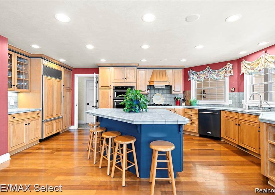 8211 Burleigh Rd, photo 22