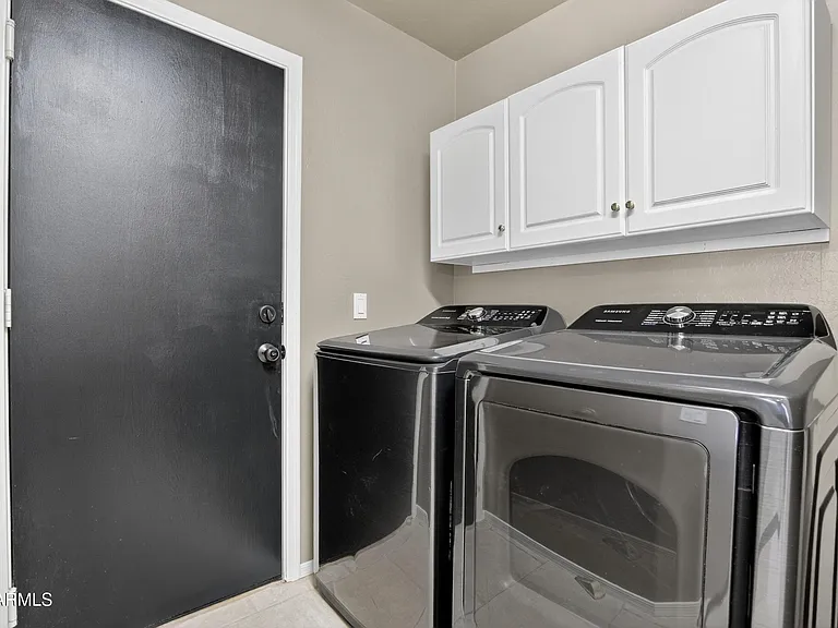 15481 W Mauna Loa Ln — Photo 40
