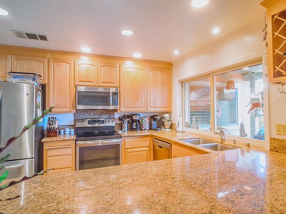 4th image of 433 Buckingham Park Ct