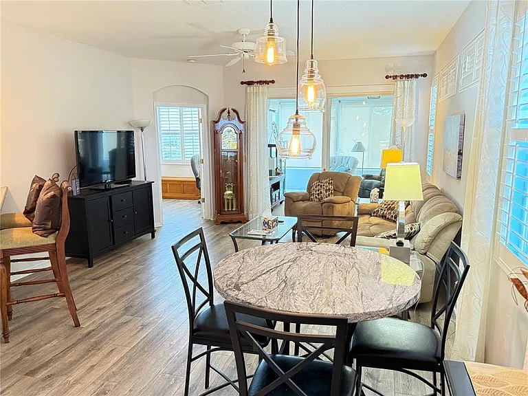 2052 Inverness Greens Dr — Photo 10