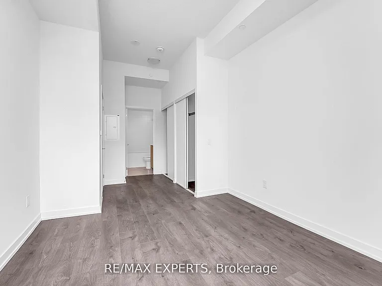 55 Duke St W #502 — Photo 22