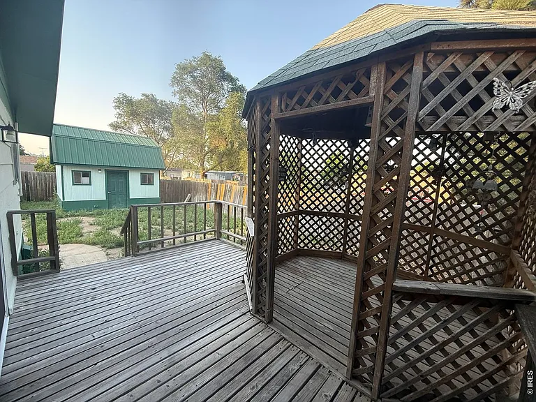 114 Linden Dr — Photo 27