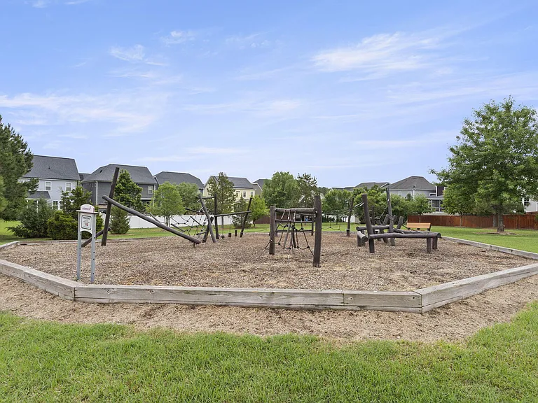 2081 Great Ridge Pkwy — Photo 38