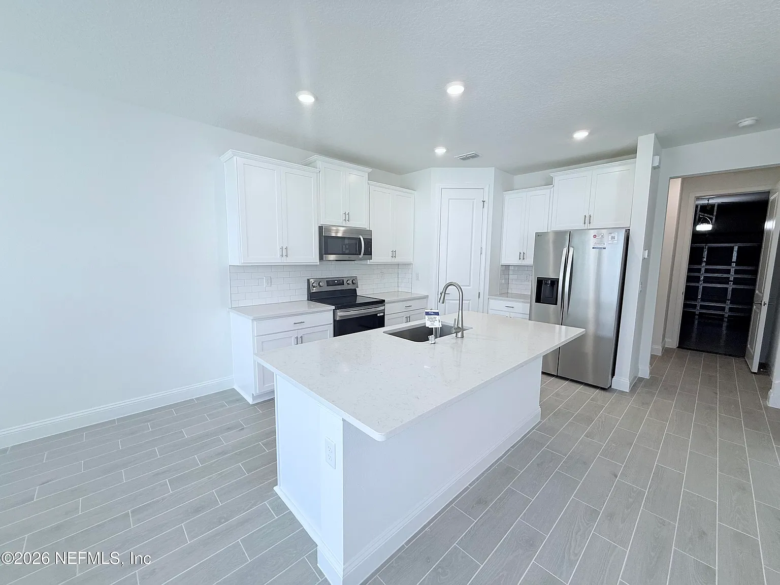 3 bed, 2.5 bath, 1798 sqft, $2,700 — Photo 4