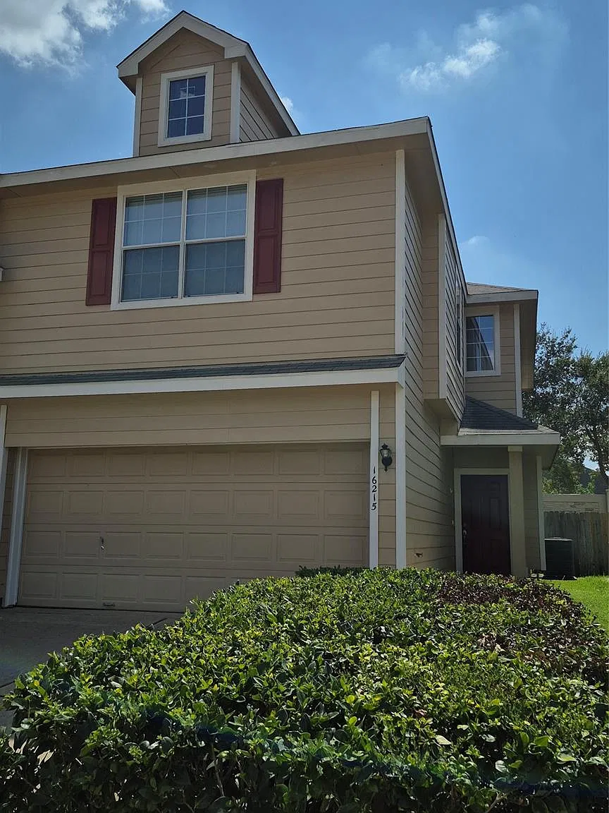 3 bed, 2.5 bath, 1699 sqft, $1,650 — Photo 1