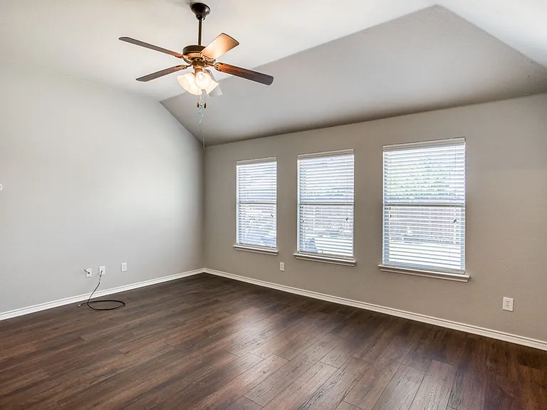 1404 Pillar Bluff Way — Photo 14