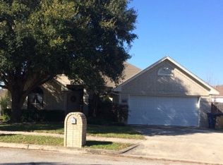 611 Summerwood Dr, New Braunfels, TX 78130