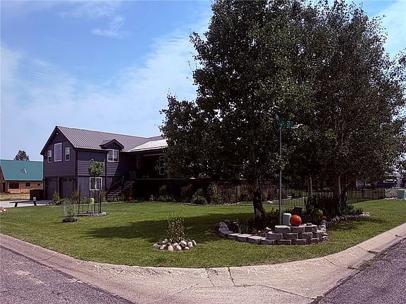3rd image of 1110 Lazy M St