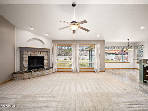5th image of 1560 E Cromwell Dr
