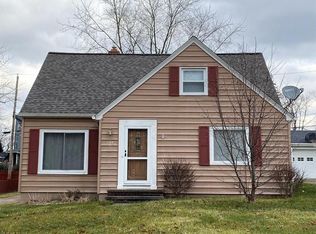 608 Grayton Rd, Berea, OH 44017