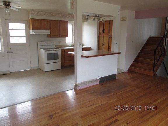 4th image of 1340 Woodbine Way