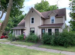 301 Dewey St, Harvard, IL 60033