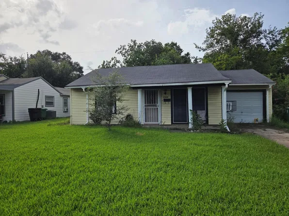 7326 Eisenhower Rd, Houston, TX 77033