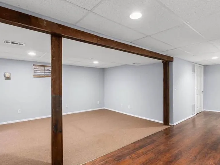 885 Lionsgate Dr — Photo 4