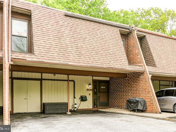 609 Cedar Ridge Ln, Mechanicsburg, PA 17055