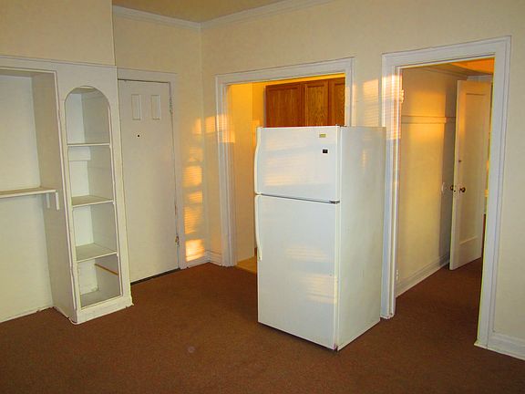 4th image of 1414 W Pratt Blvd APT 204