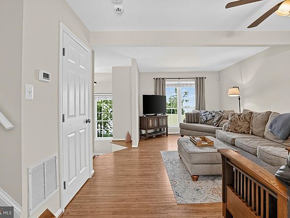 2nd image of 46701 Corkwing Sq