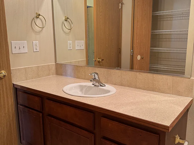 Four Oaks Bathroom