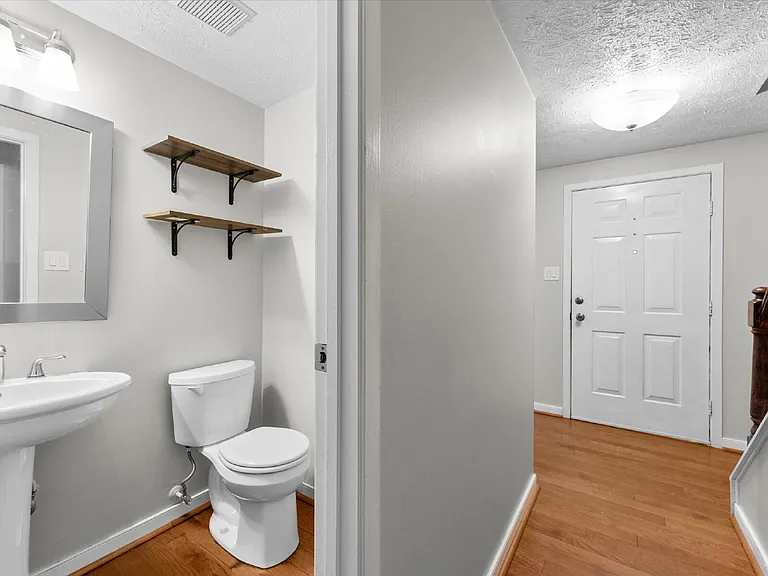 3513 Castlebury Dr — Photo 9