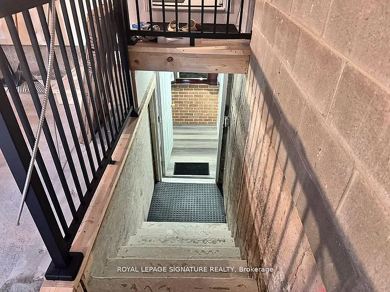 285 Mississaga St #BASEMENT — Photo 6