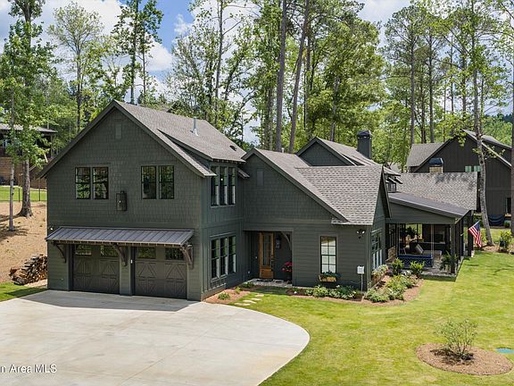 4th image of 275 Magnolia Way