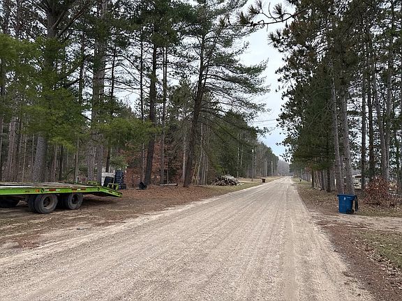 4th image of 4231 E Pakes Rd