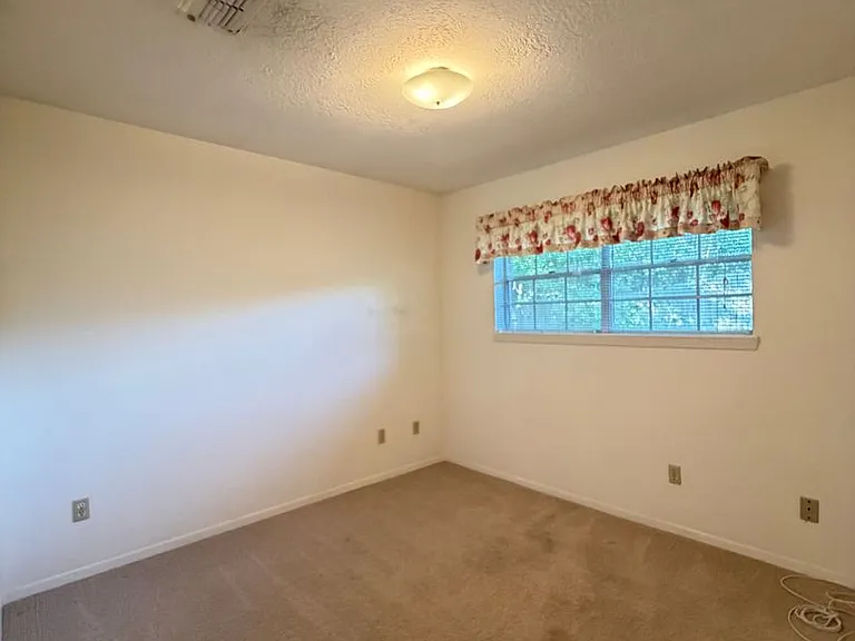 3404 Live Oak Dr — Photo 16